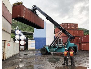 如何防止正面吊吊具破損？啟洋機(jī)電為您介紹